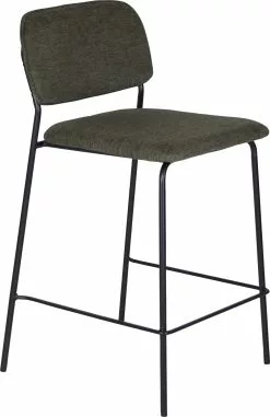 Ally Barstol, Olivengrøn M. Sorte Metalben