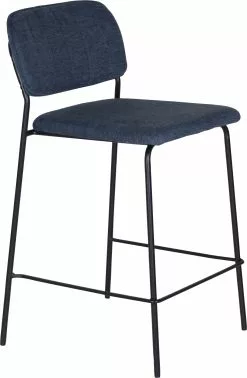 Ally Barstol, Blå M. Sorte Metalben